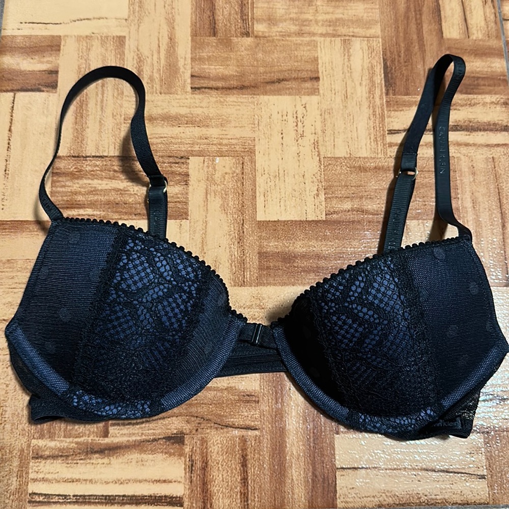 Calvin Klein Lace/Dot Push Up/Demi Bra 32B in Blue/Black - New Without Tags